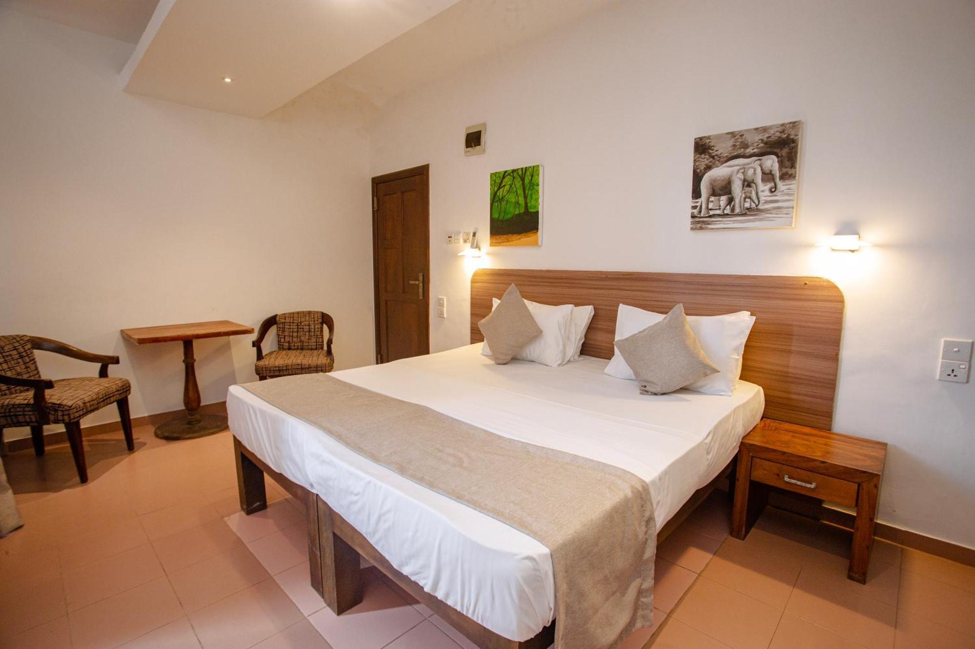Lucky Seven Hikkaduwa Hotel Eksteriør billede