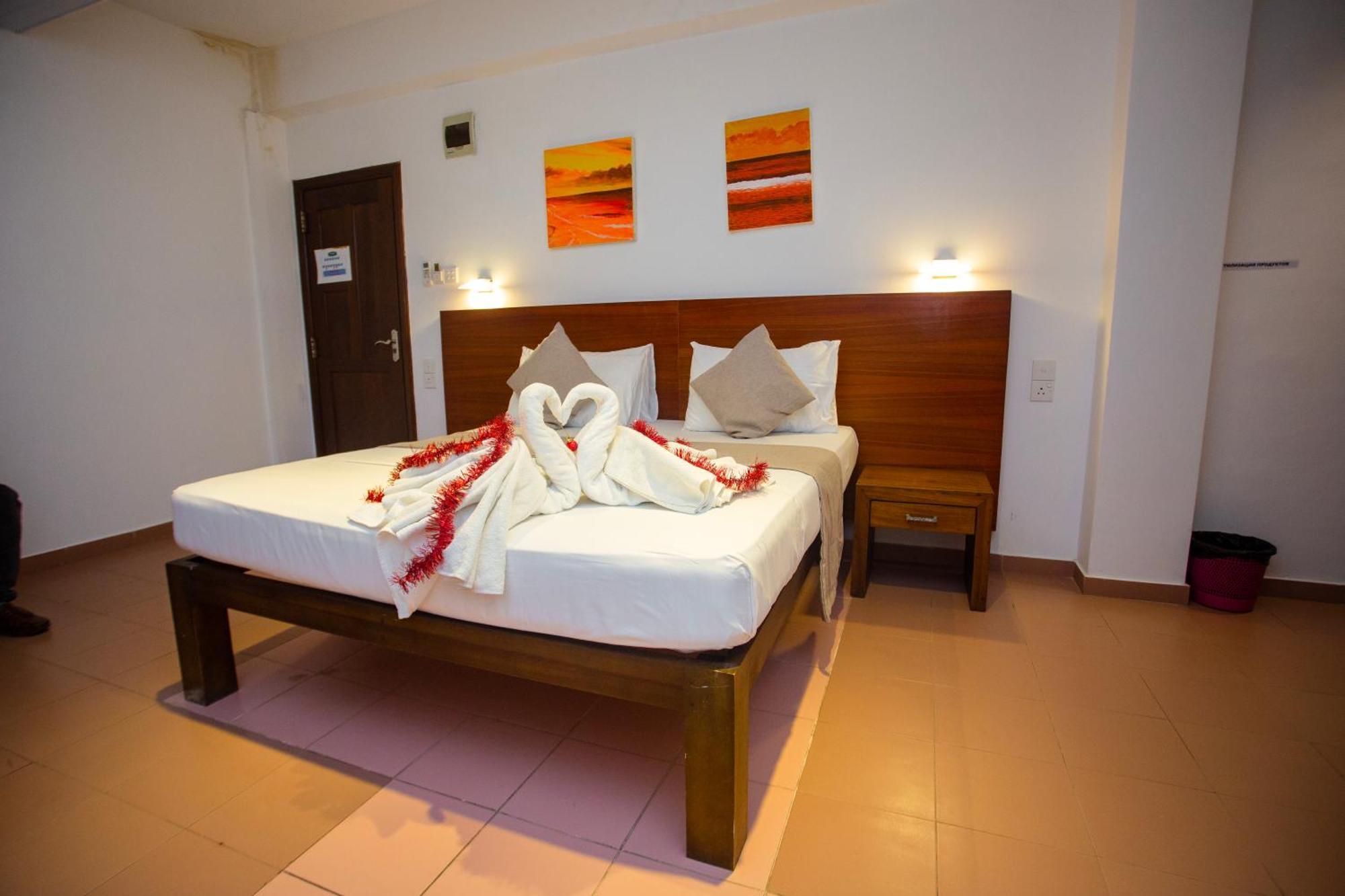 Lucky Seven Hikkaduwa Hotel Eksteriør billede