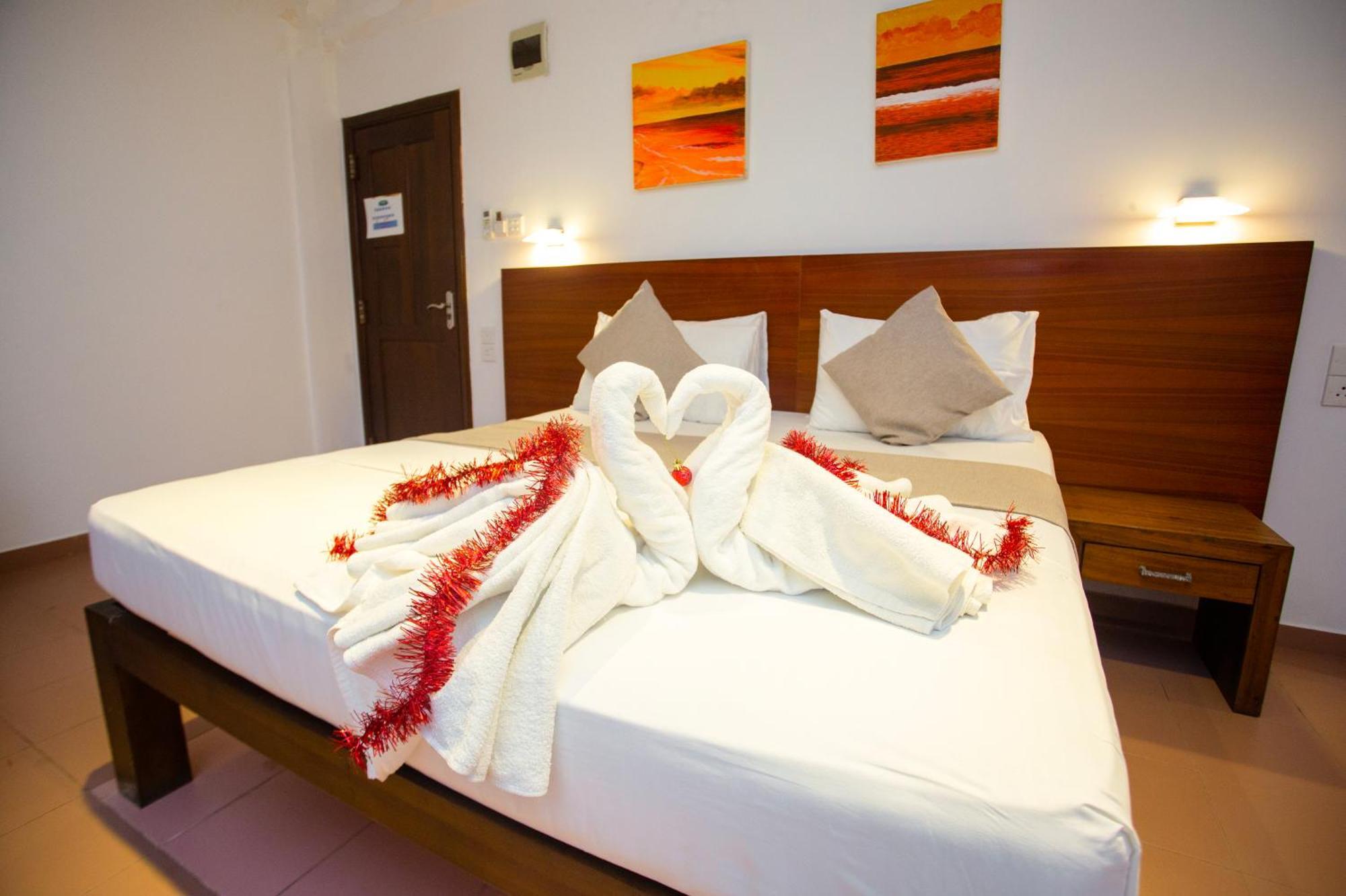 Lucky Seven Hikkaduwa Hotel Eksteriør billede